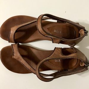 Antelope Toe Wrap Leather Sandal Size 36